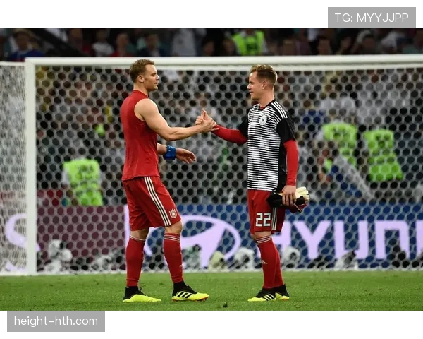 诺伊尔稳健发挥,德国队灵魂人物引领球队追逐胜利希望