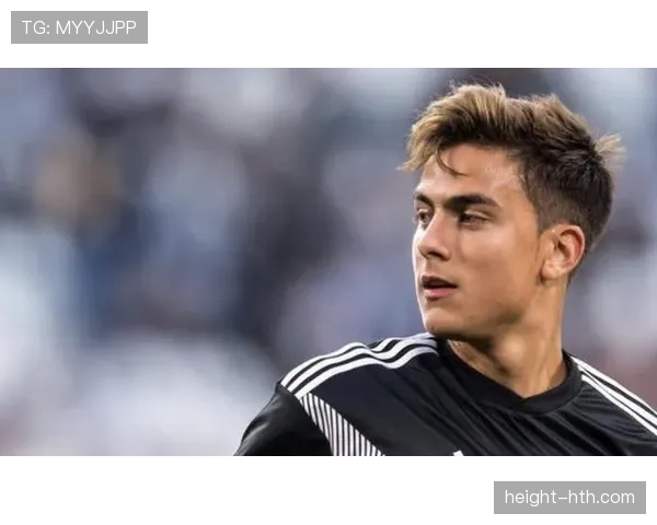 迪巴拉居然在家穿了双拖鞋出门，感觉瞬间没了巨星架势？